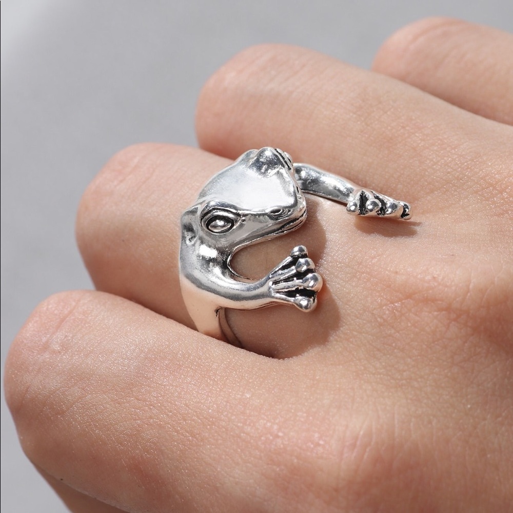Very Cute Men and Women Frog Design Ring